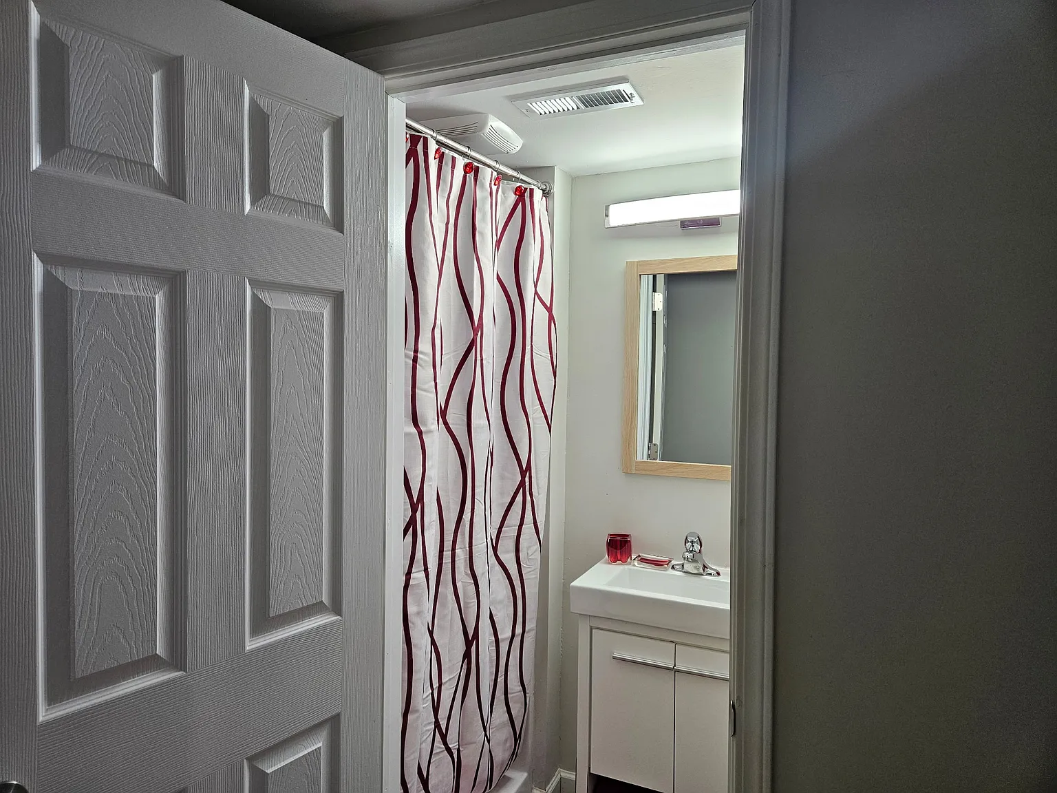 7443 Hollycroft Ln — Photo 2