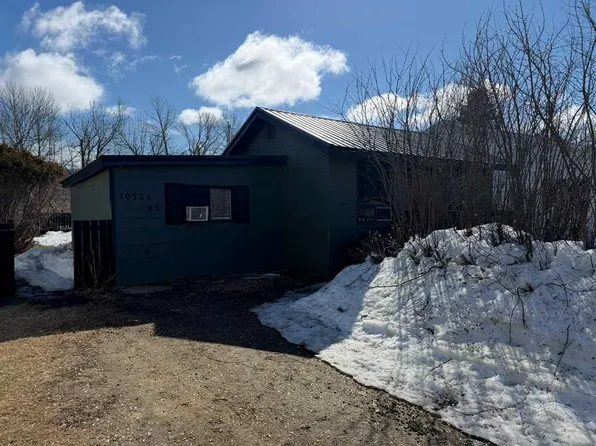 10721 W 92nd St, Peace River, AB T8S 1P4