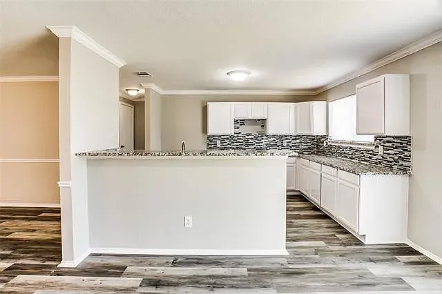 1704 Morrison Dr — Photo 4