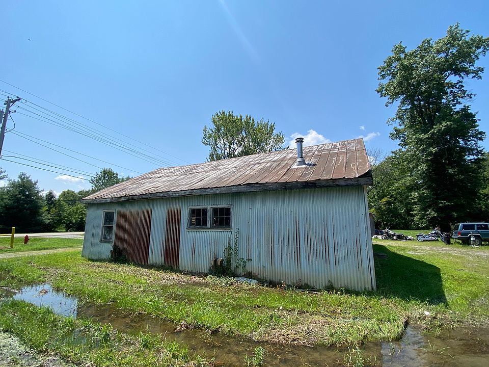 2nd image of 21 Crabapple Dr