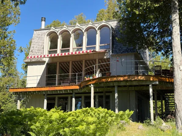 1992 S Muscallonge Bay Trl, Cedarville, MI 49719
