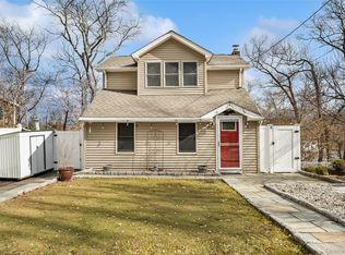 32 Shawnee Rd, Putnam Valley, NY 10579