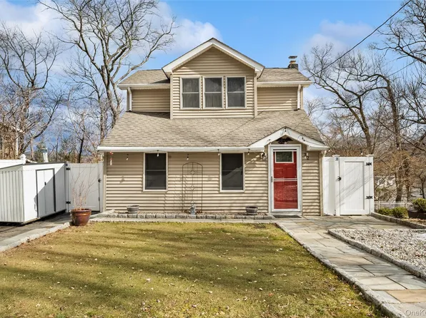 32 Shawnee Road, Putnam Valley, NY 10579