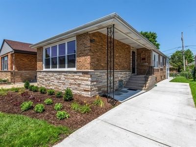 2428 W Sherwin Ave, Chicago, IL, 60645