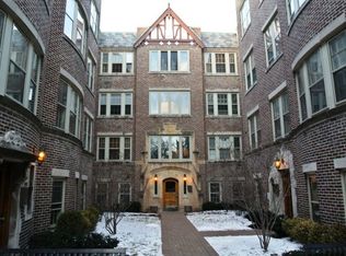 1126 Washington Blvd APT 2A, Oak Park, IL 60302