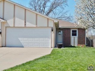 1017 SW Kent Pl, Topeka, KS 66604