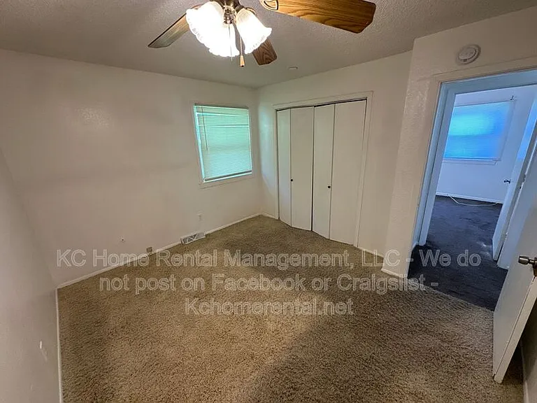 4028 E 123rd Ter #B — Photo 17