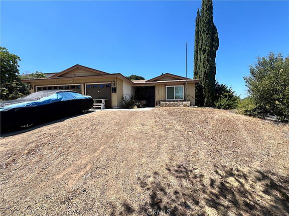 2nd image of 2302 Avenida Del Vis