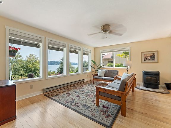 5th image of 1389 Bayview Ave