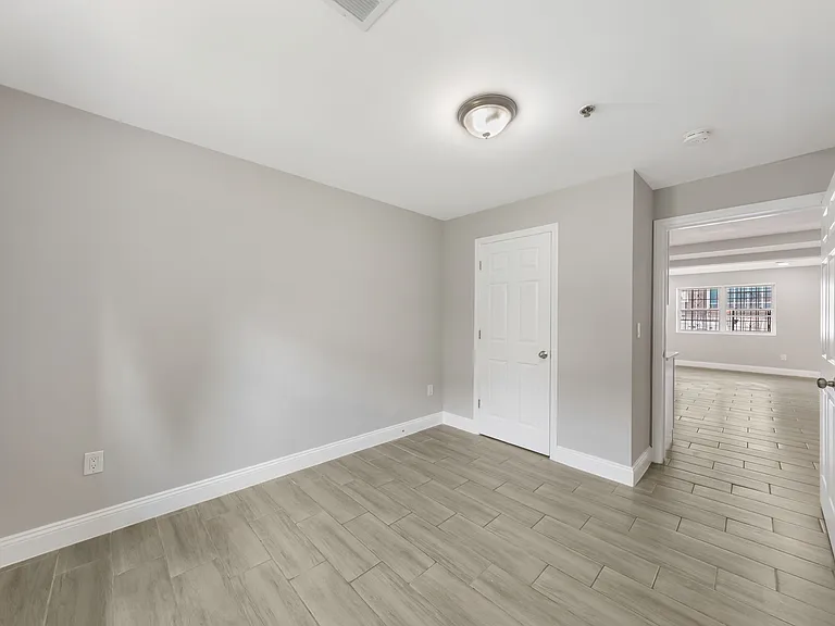 26-28 Avon Avenue - Ground Floor — Photo 8