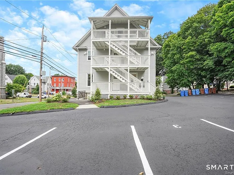 174 Coram Ave #2B — Photo 12