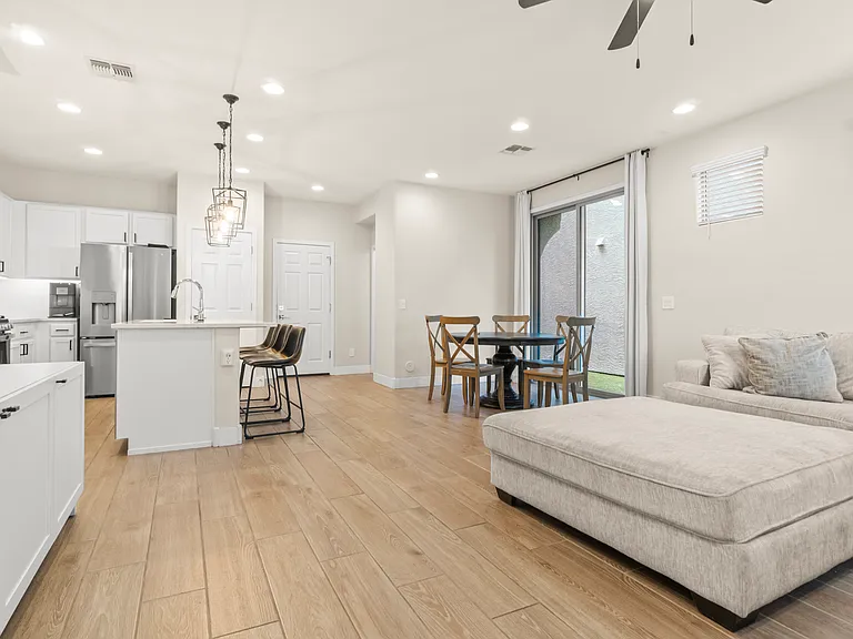 8343 E Irwin Ave — Photo 1