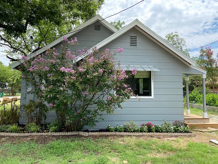 217 Burton Hill Rd — Photo 1