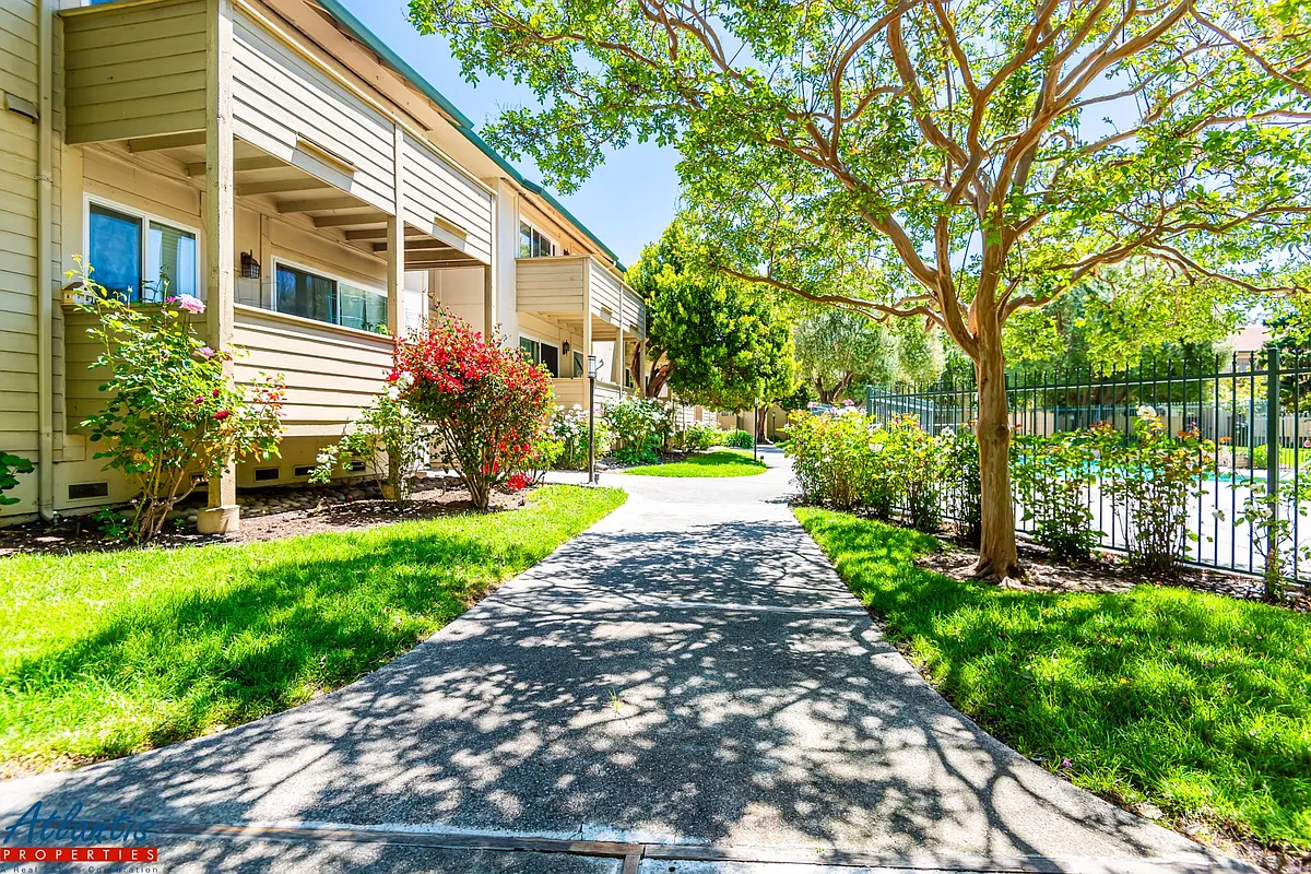 Building Photo - 787 N Fair Oaks Ave #2