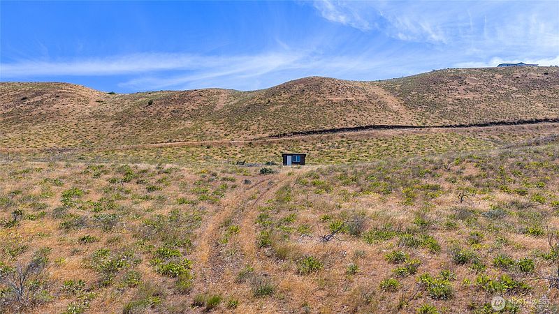 3rd image of 1110 Ellensburg Ranches Rd