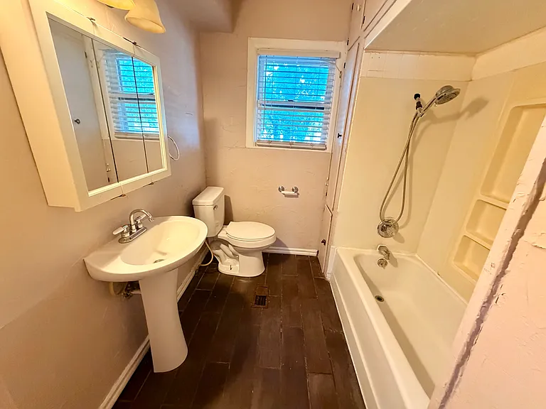 1619 N Beard Ave — Photo 5
