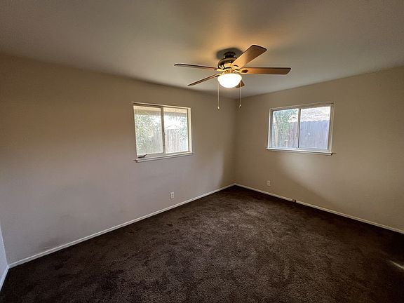 5th image of 3035 Redwood Ave