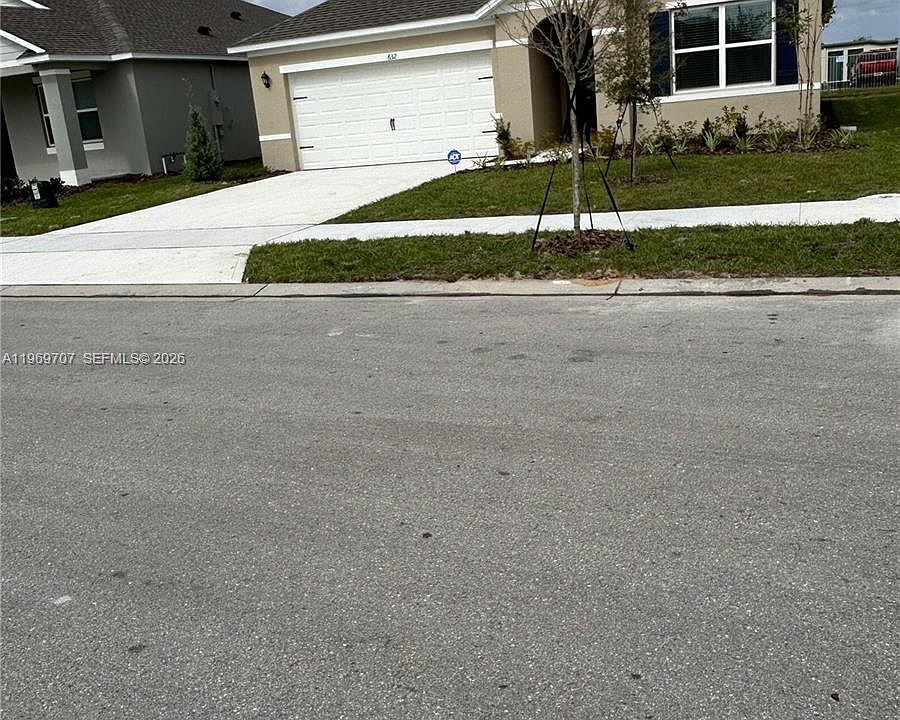 1st image of 632 Taylor Grv