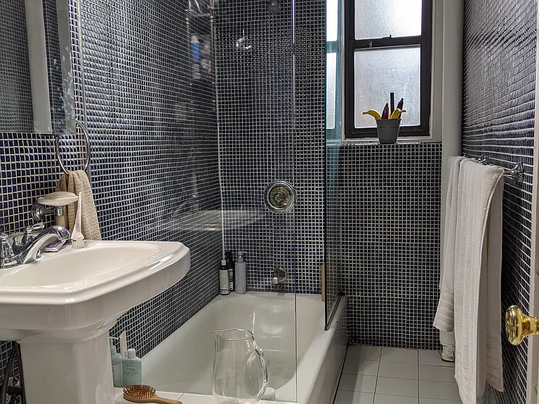 20 Clinton St #4F — Photo 7