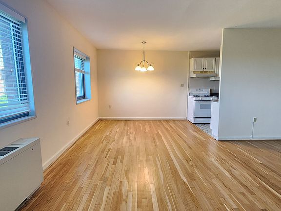 5th image of 1200 S Arlington Ridge Rd APT 701