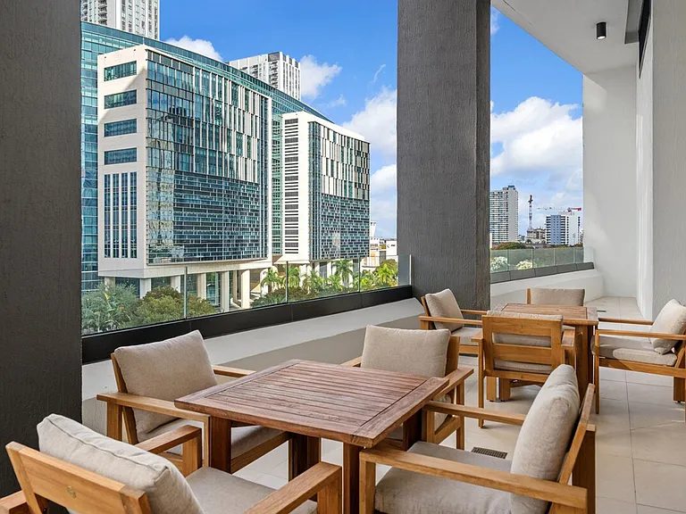 225 N Miami Ave #ID1540432P — Photo 41