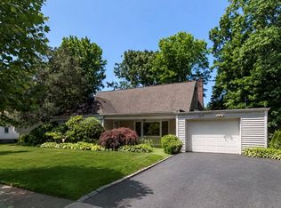 20 RAMSEY Road, Great Neck, NY 11023