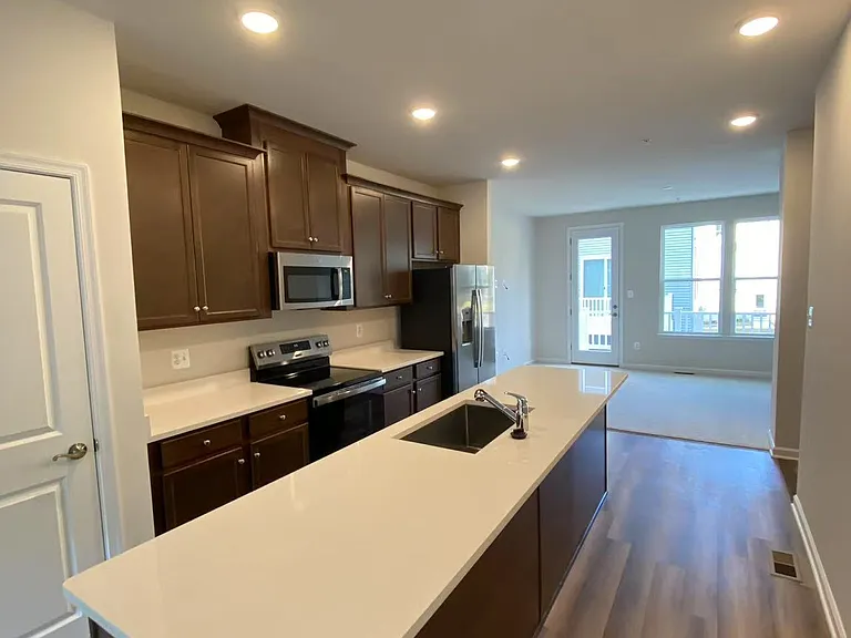 5923 Northwest Dr — Photo 12