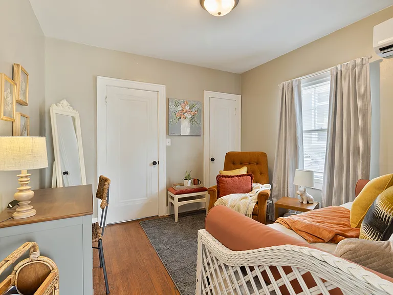 3037 California St #6 — Photo 2