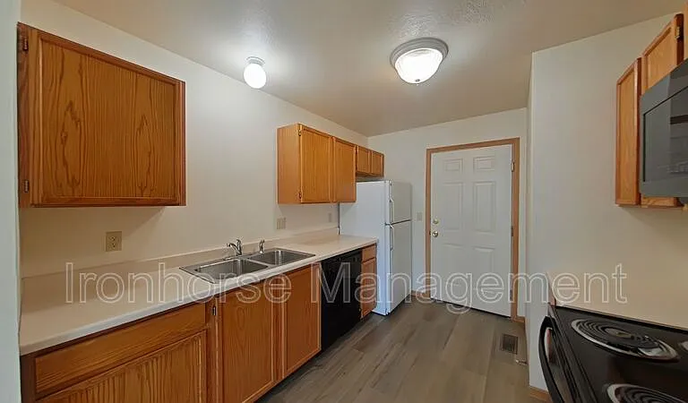 2471 Wheeler Dr #D — Photo 10