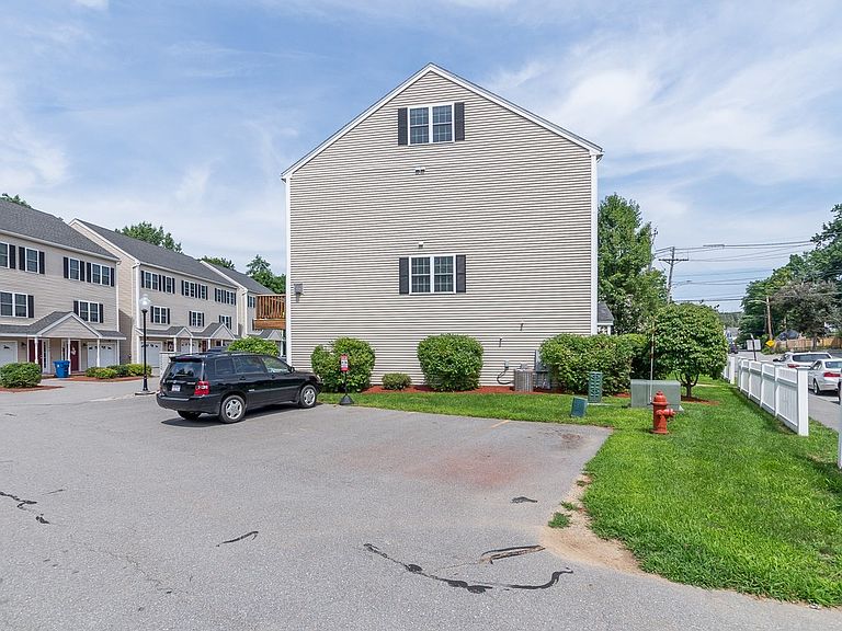 28 West St Ayer, MA, 01432 Apartments for Rent Zillow