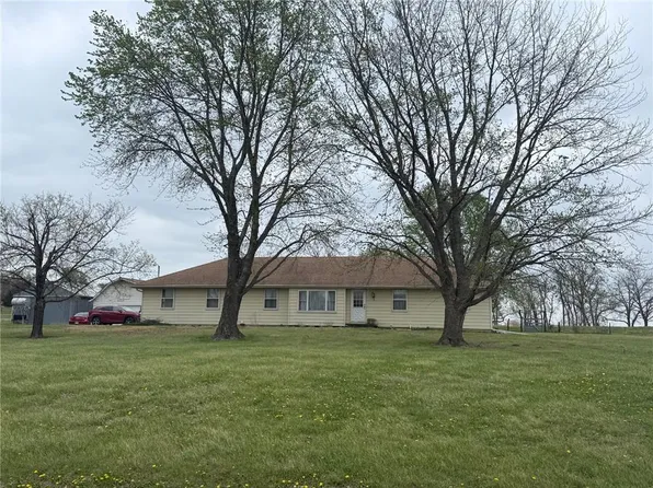 34255 Lookout Rd, Osawatomie, KS 66064