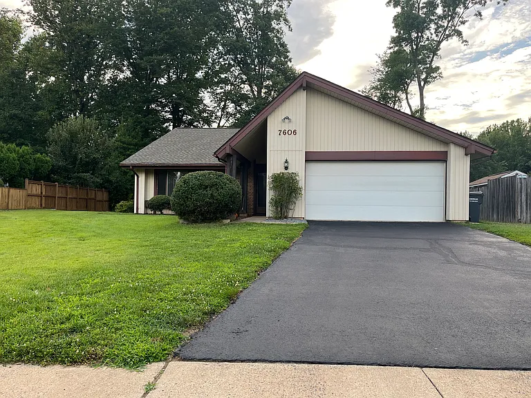 7606 Chancellor Way — Photo 2