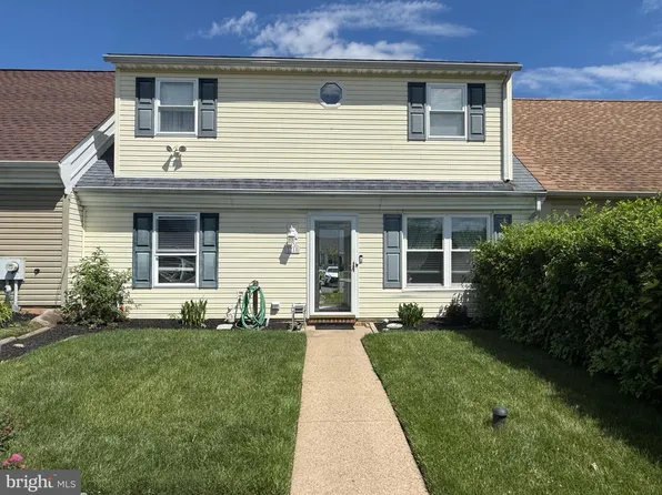 5710 Dunbar Ct, Bensalem, PA 19020