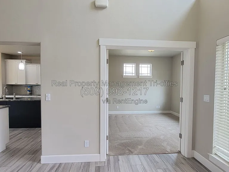 1108 S Kansas Pl — Photo 5