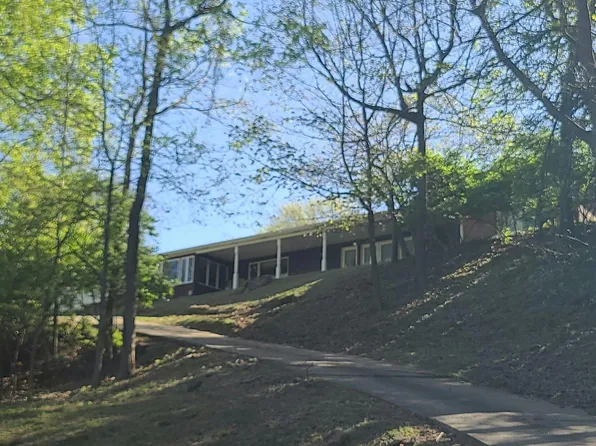 258 N Summit Ave, Fayetteville, AR 72701
