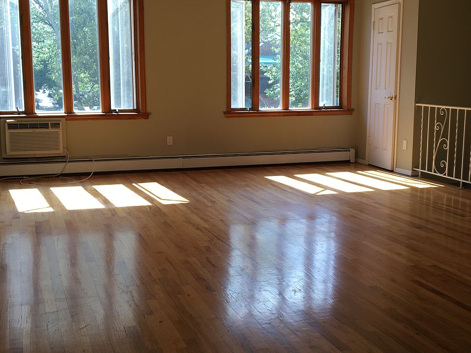 2nd image of 2571 E 1st St