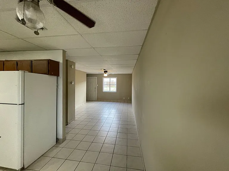 102 S Commonsway Dr #C — Photo 3