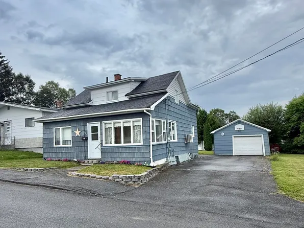 137 12th Avenue, Madawaska, ME 04756