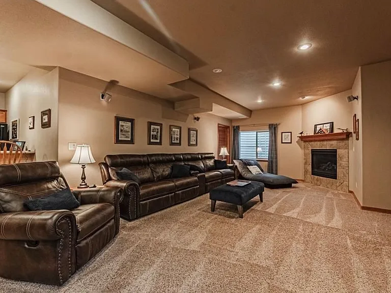 1630 Oakmont Dr — Photo 22