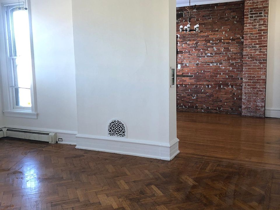 1st image of 822 N Harrison St APT 1