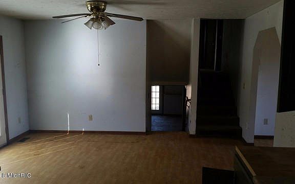 5th image of 19440 69th St
