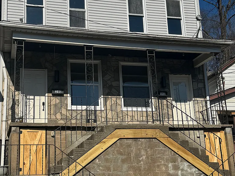 342 Kenney Ave — Photo 1