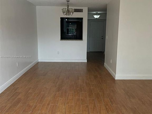 5th image of 9371 Fontainebleau Blvd APT I224