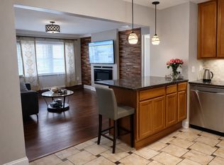 10105 Hartford Ct APT 1D, Schiller Park, IL 60176