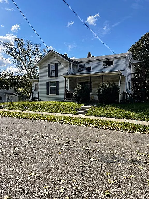 240 W Main St photo 1