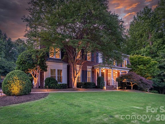 3rd image of 7810 Stonehaven Dr