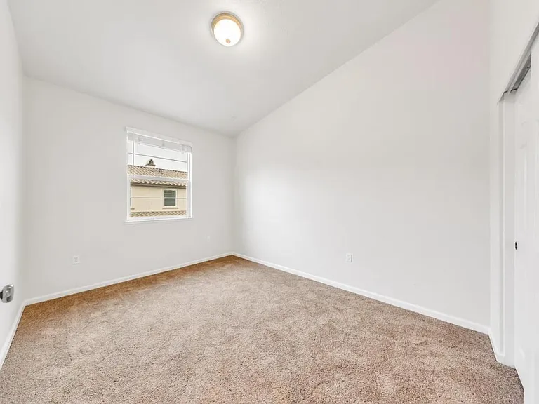425 Regatta Ln #103 — Photo 21
