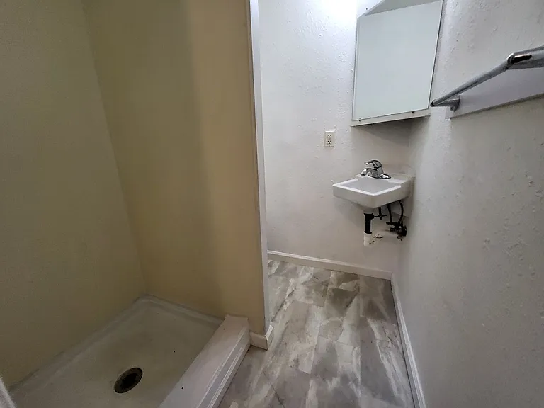 1267 Stewart St — Photo 38