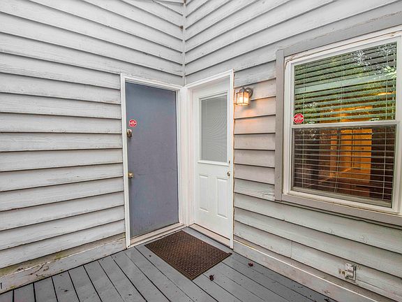 3rd image of 613 Idlewood Ln APT D