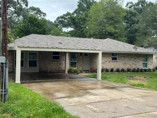 1303 S Franklin Ave, Cleveland, TX 77327